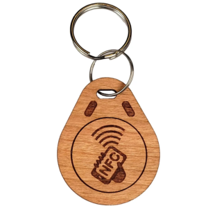 NFC sleutelhanger kersenhouten tag betalen op evenementen festivals horeca